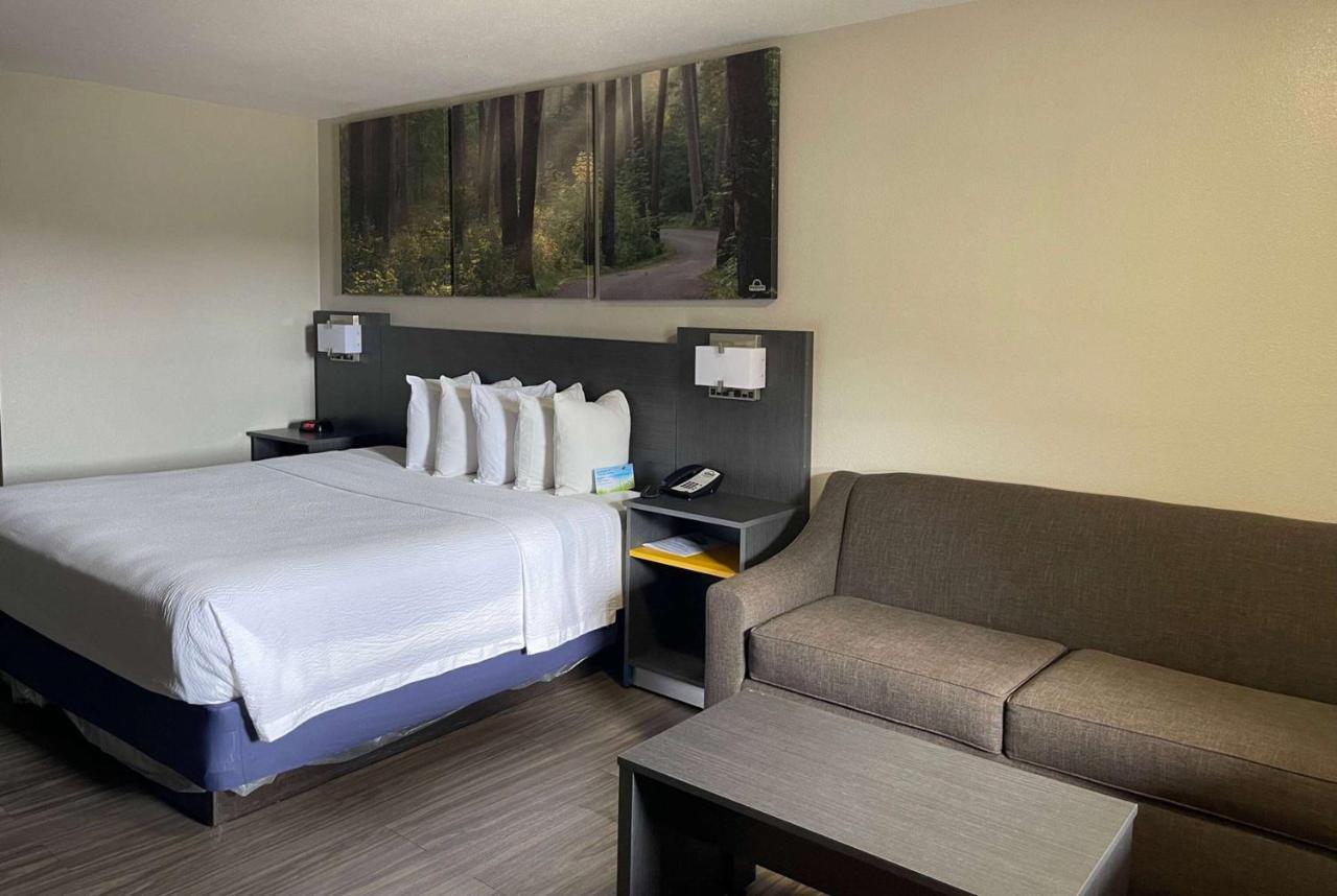 Days Inn By Wyndham Ruston La Exteriör bild